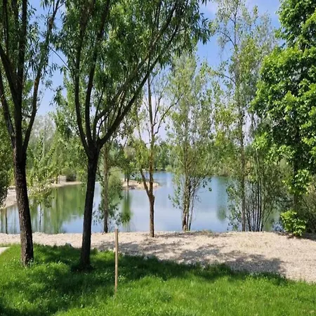 بيت للعطل In Near Sandy تْسْغيكفانِتْسا